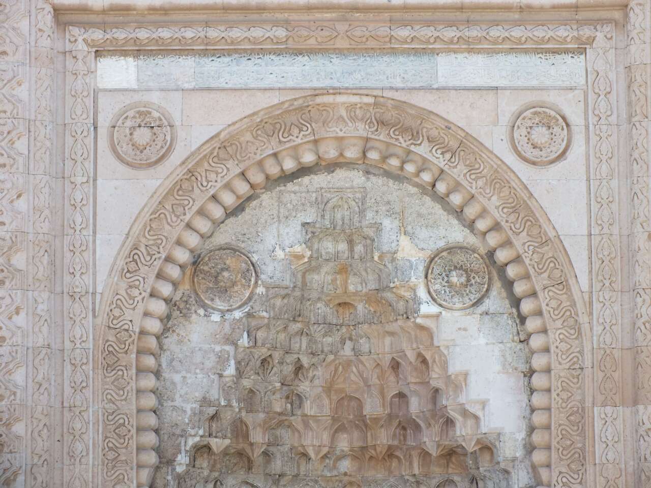 Konya’da Selçuklu'dan Osmanlı'ya uzanan sanat mirası tek tek belgelendi 15